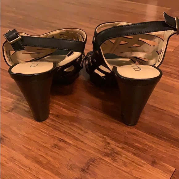 CL By Laundry black heels - Picture 4 of 6